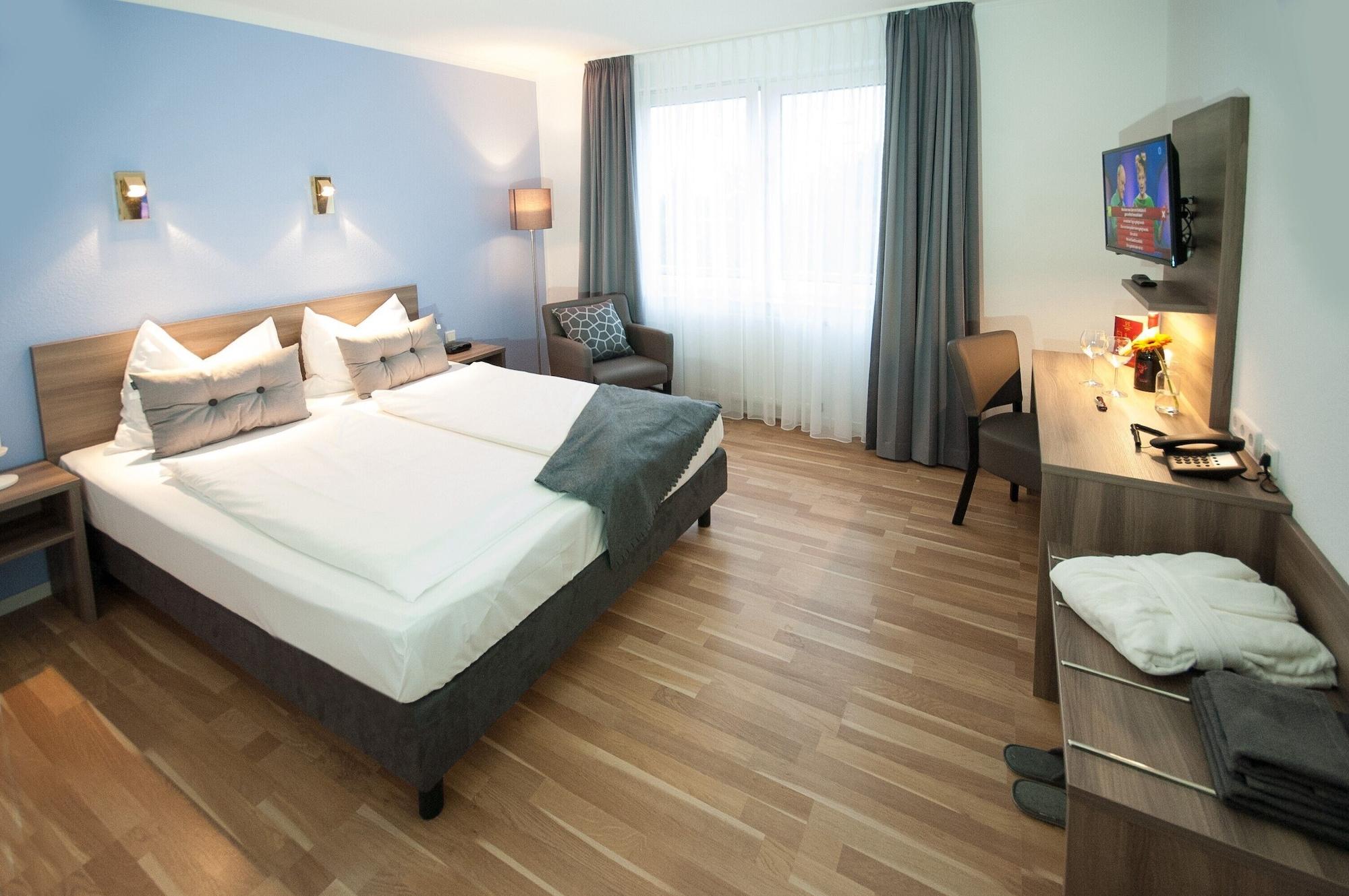 Kempe Komfort Plus Hotel Solingen Exterior photo